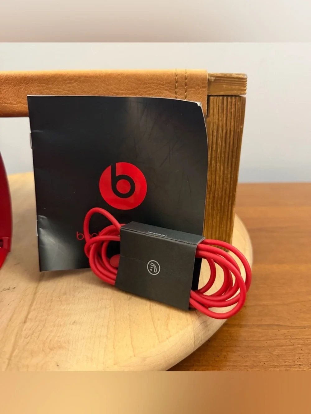 Beats by Dr Dre Solo 2 Wireless On The Ear Headphones Red W Case Tested Works - Picture 2 of 9